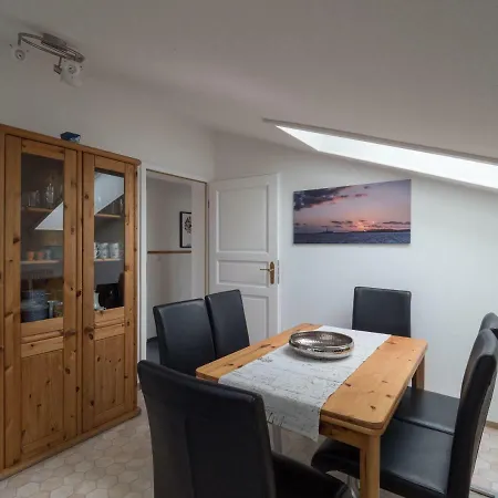 Ferienwohnung-himmelblau-auf-dem-ferien-bauernhof-nielson-in-bisdorf-in-inselmitte Daire *